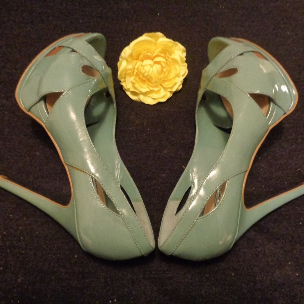 CLUBWEAR H BY HALSTON MOSS GREEN PATENT HIGH HEELS 8 M - Picture 7 of 8